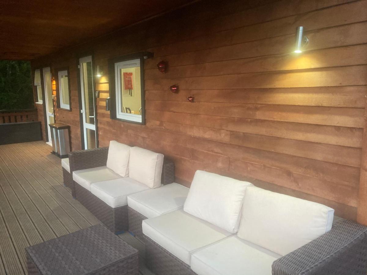 Kabin In The Woods Llandybie Exterior photo
