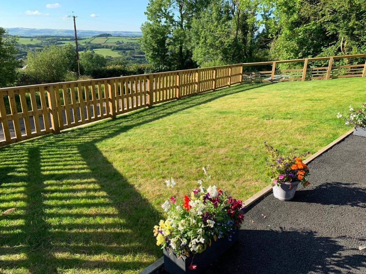 Kabin In The Woods Llandybie Exterior photo